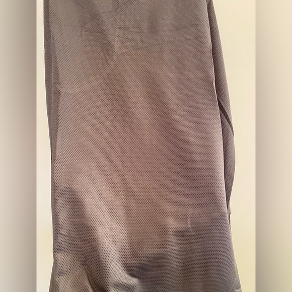 Grey ENERGY workout Tank top NEW - Picture 4 of 8